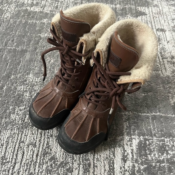 Kids winter Uggs - Picture 2 of 4